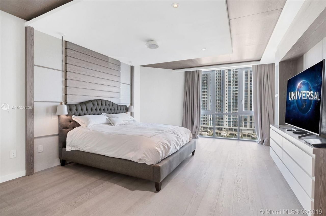 Flat in Miami, USA, 250 m² - picture 9