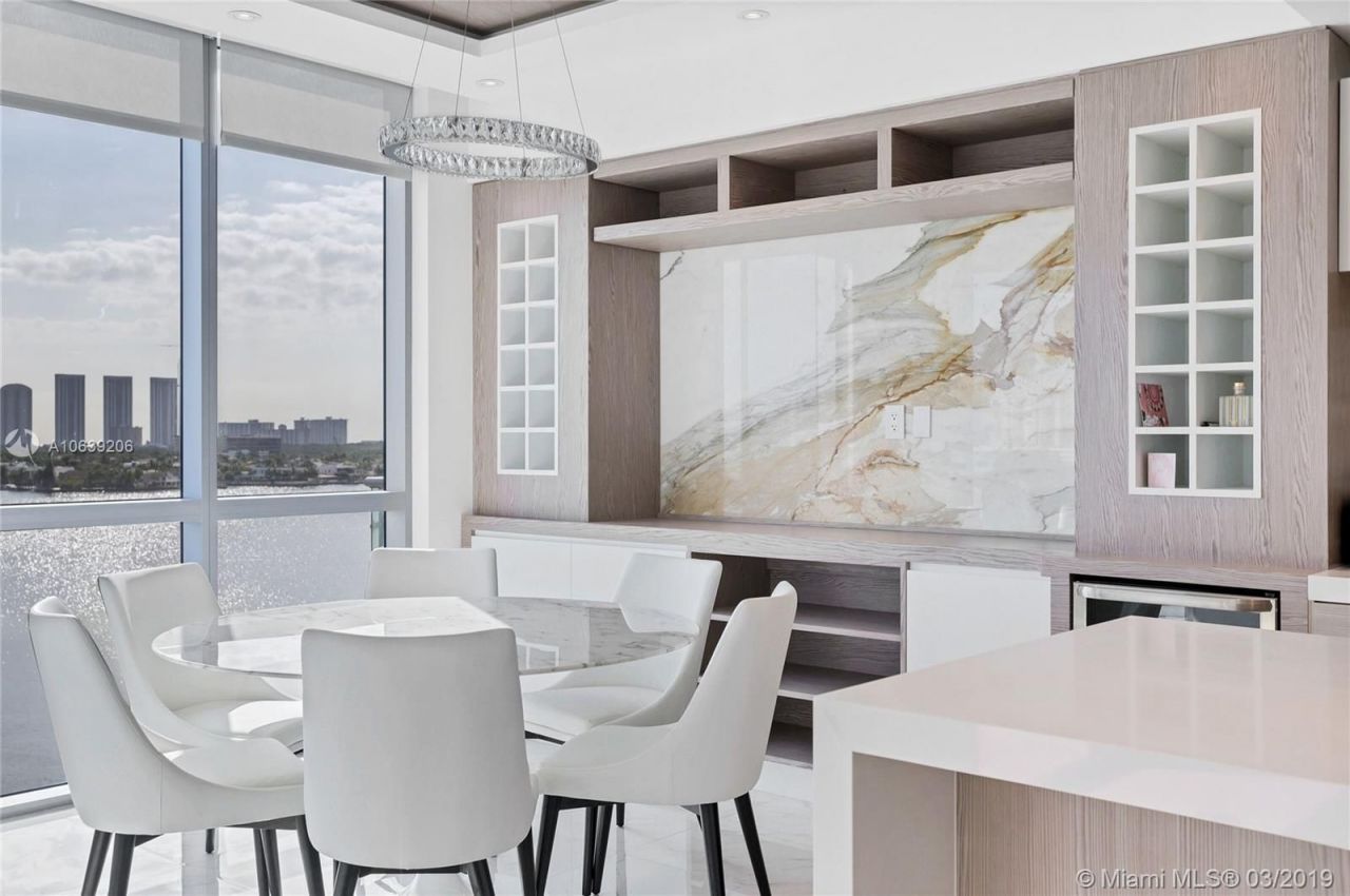 Flat in Miami, USA, 250 m² - picture 14