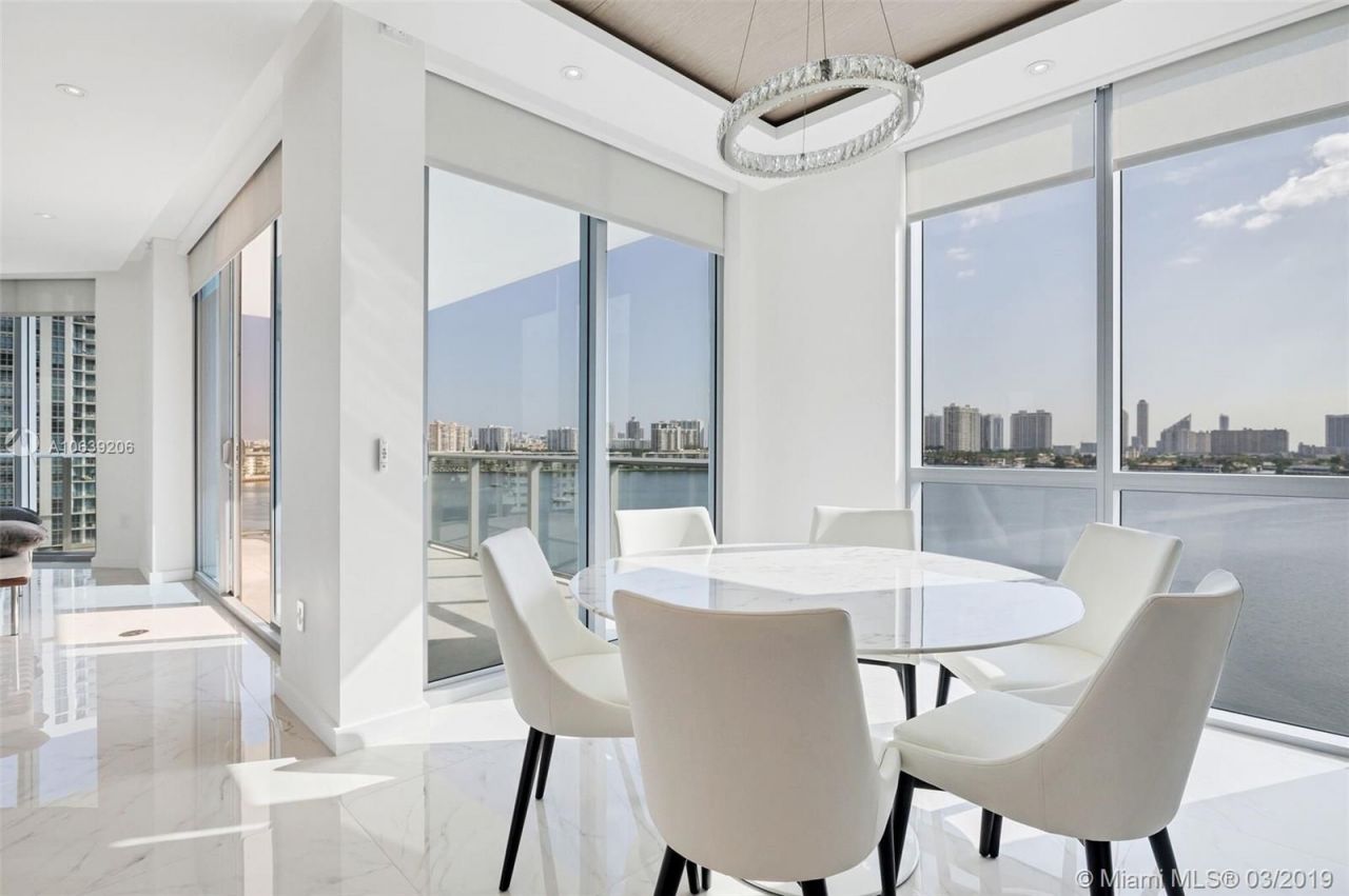 Flat in Miami, USA, 250 m² - picture 15