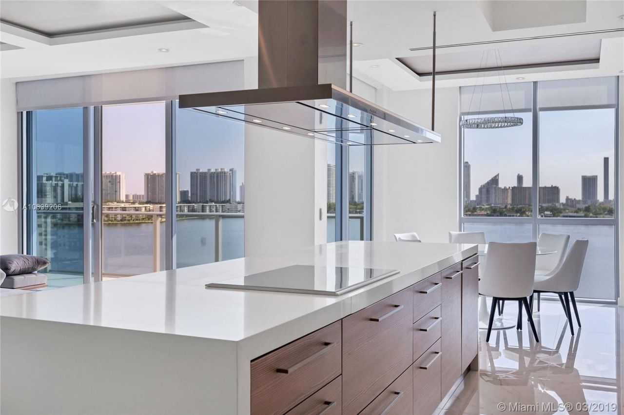 Flat in Miami, USA, 250 m² - picture 4