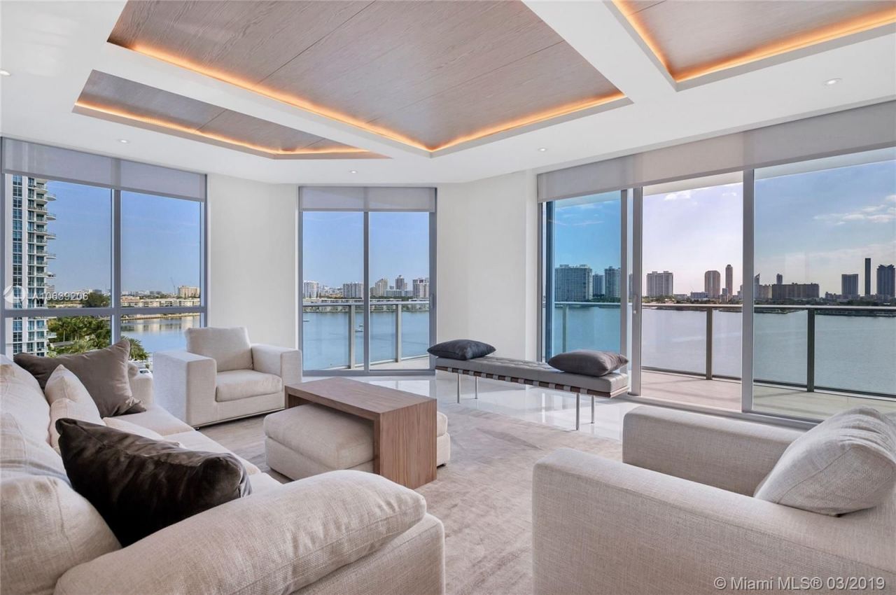 Flat in Miami, USA, 250 m² - picture 1