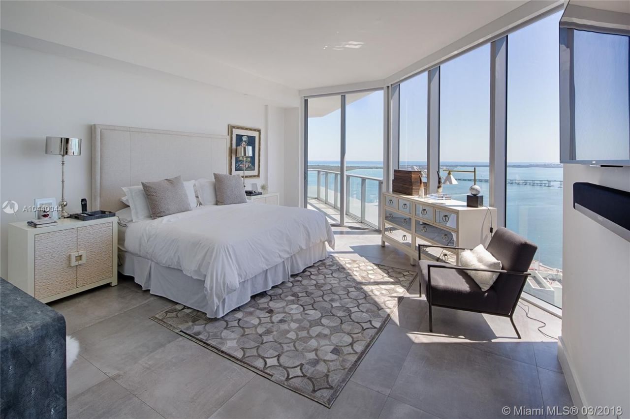 Flat in Miami, USA, 220 m² - picture 7