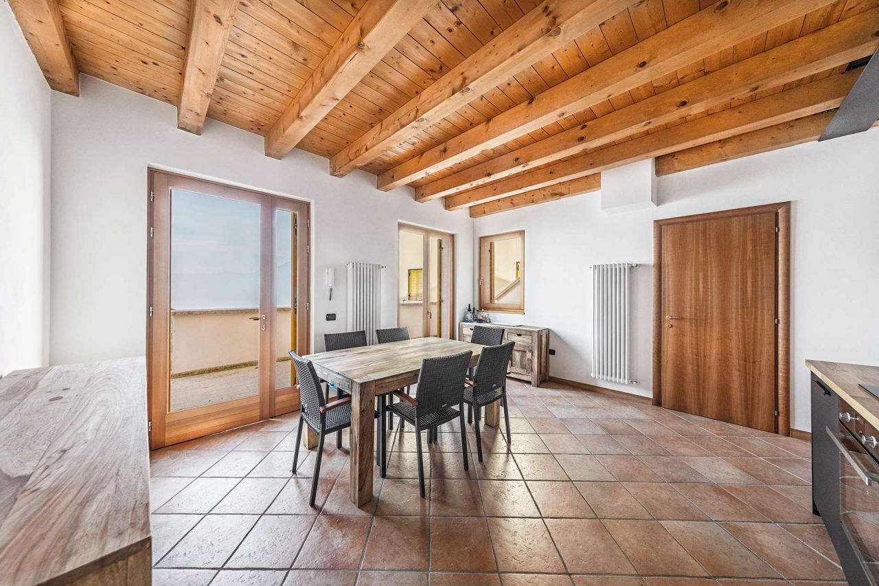 Townhouse on Lake Garda, Italy, 235 m² - picture 5