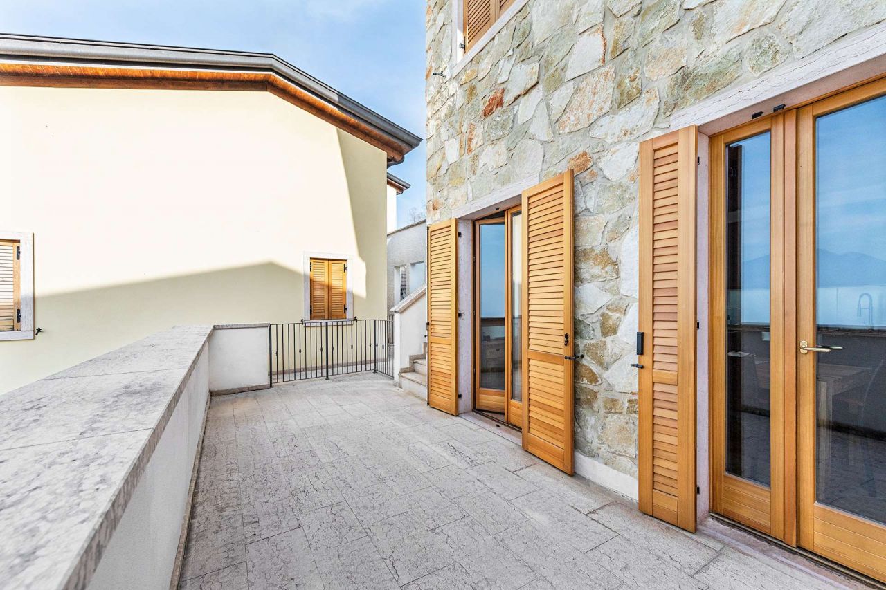 Townhouse on Lake Garda, Italy, 235 m² - picture 9