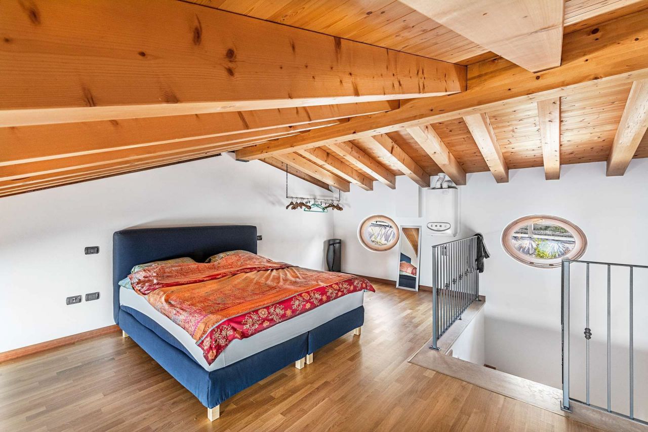 Townhouse on Lake Garda, Italy, 235 m² - picture 13