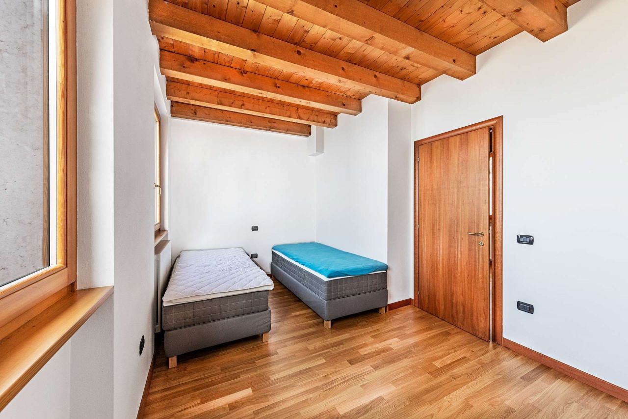 Townhouse on Lake Garda, Italy, 235 m² - picture 14