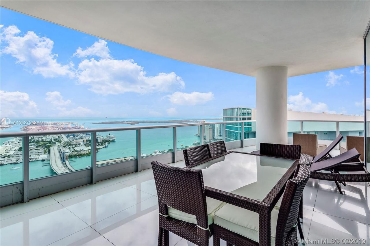 Piso en Miami, Estados Unidos, 320 m² - imagen 1