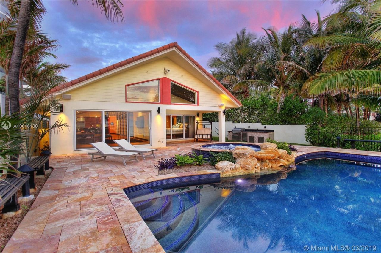 Villa in Miami, USA, 300 m² - picture 2