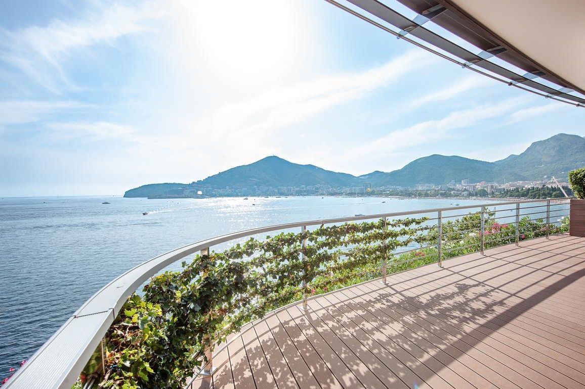 Apartment in Budva, Montenegro, 194 m² - picture 1