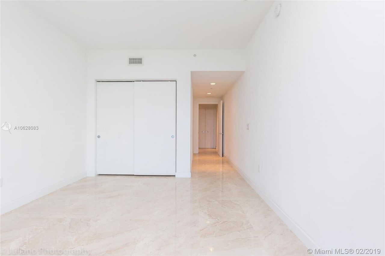 Flat in Miami, USA, 210 m² - picture 10