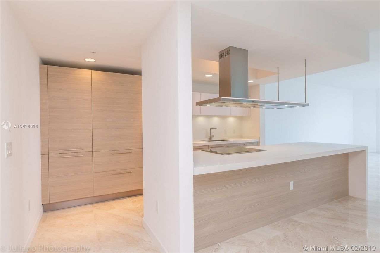 Flat in Miami, USA, 210 m² - picture 4