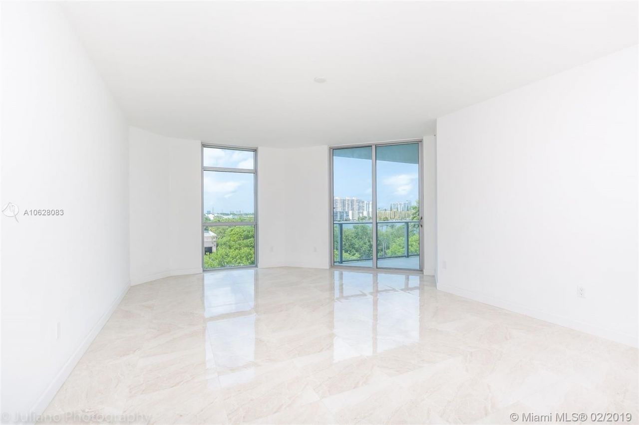 Flat in Miami, USA, 210 m² - picture 16