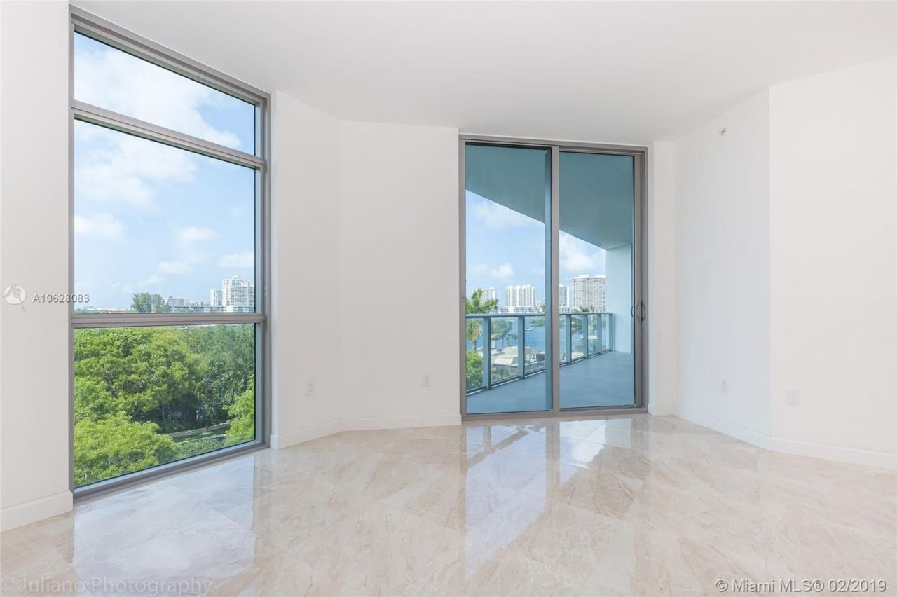 Flat in Miami, USA, 210 m² - picture 17