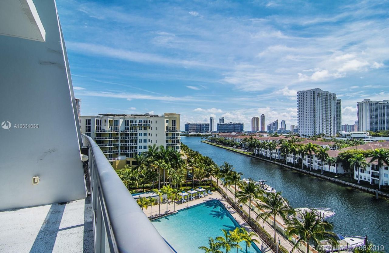 Penthouse in Miami, USA, 175 m² - picture 1