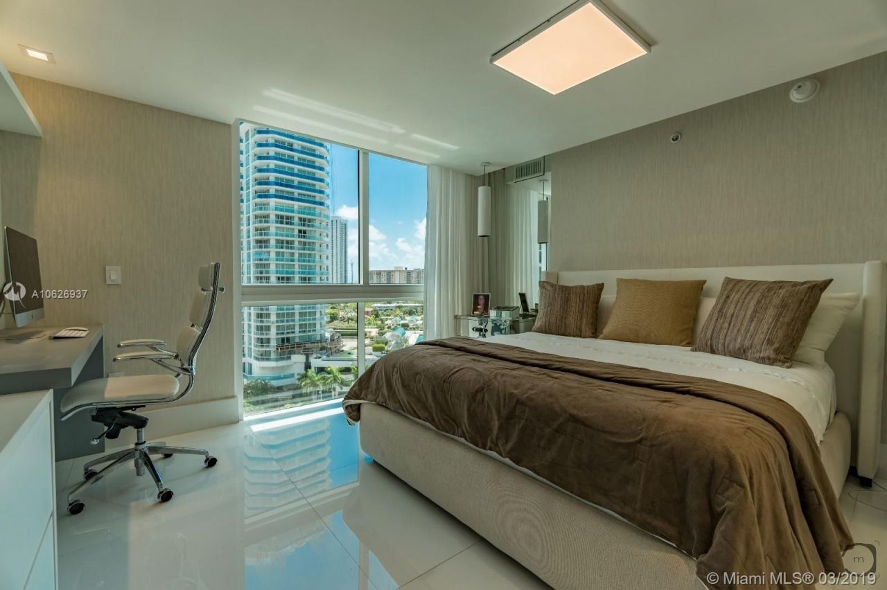 Flat in Miami, USA, 140 m² - picture 2