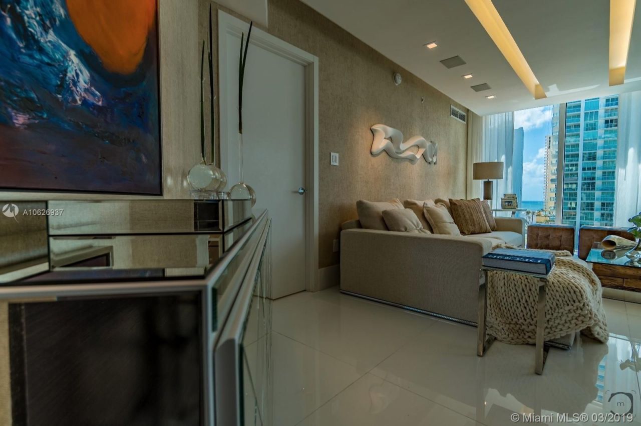 Flat in Miami, USA, 140 m² - picture 8