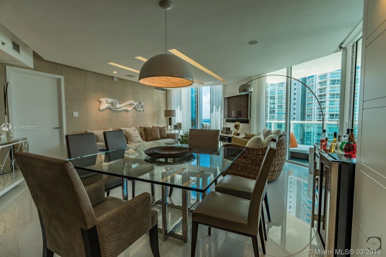 Flat in Miami, USA, 140 m² - picture 9