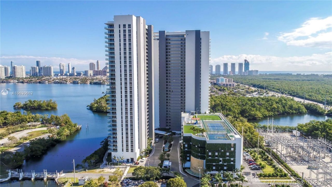 Flat in Miami, USA, 100 m² - picture 2