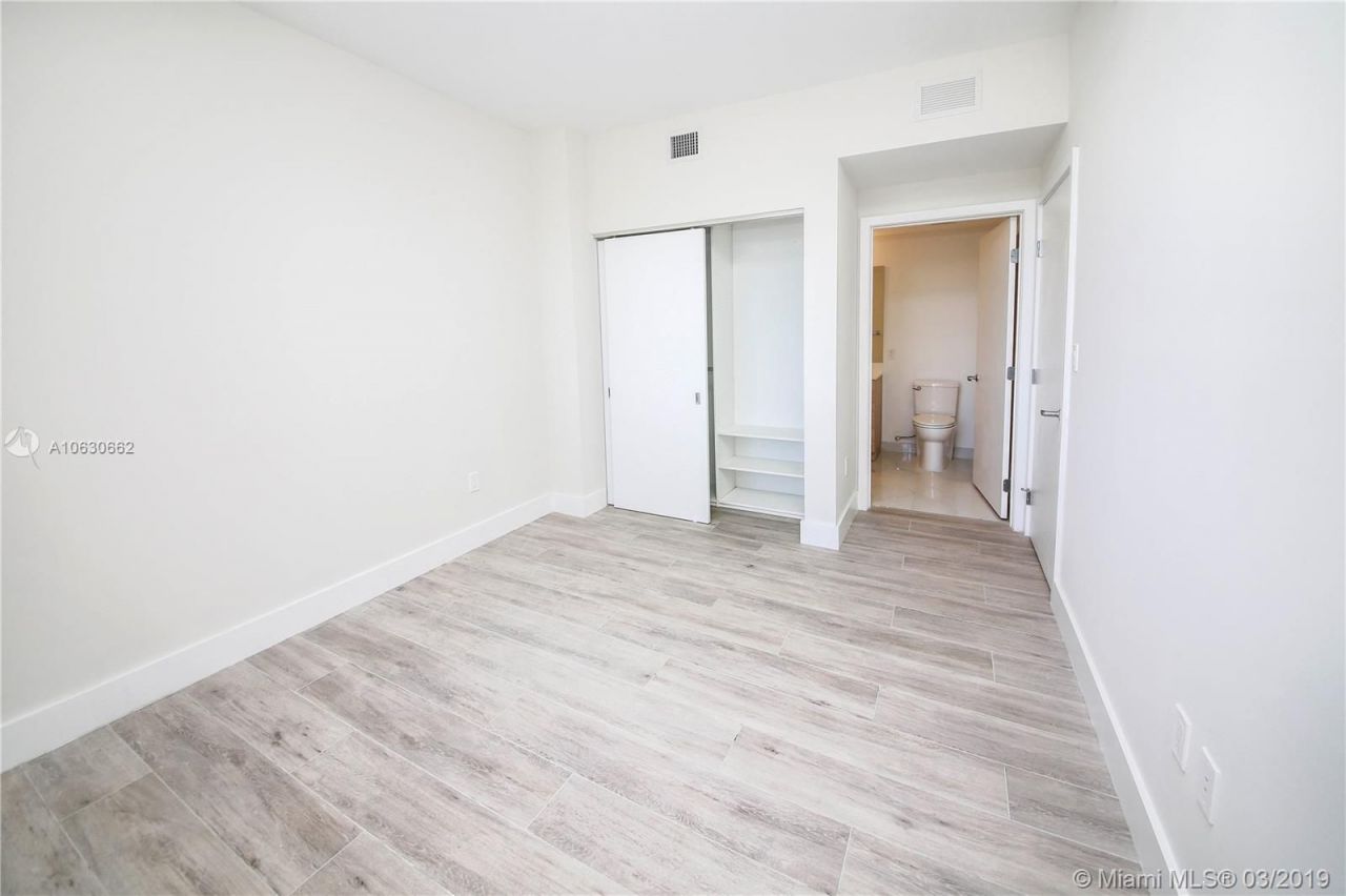 Flat in Miami, USA, 100 m² - picture 16