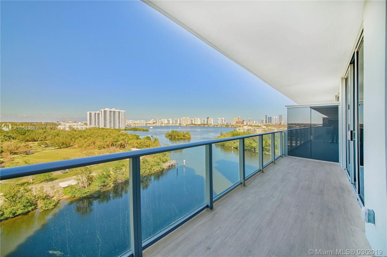 Flat in Miami, USA, 100 m² - picture 1