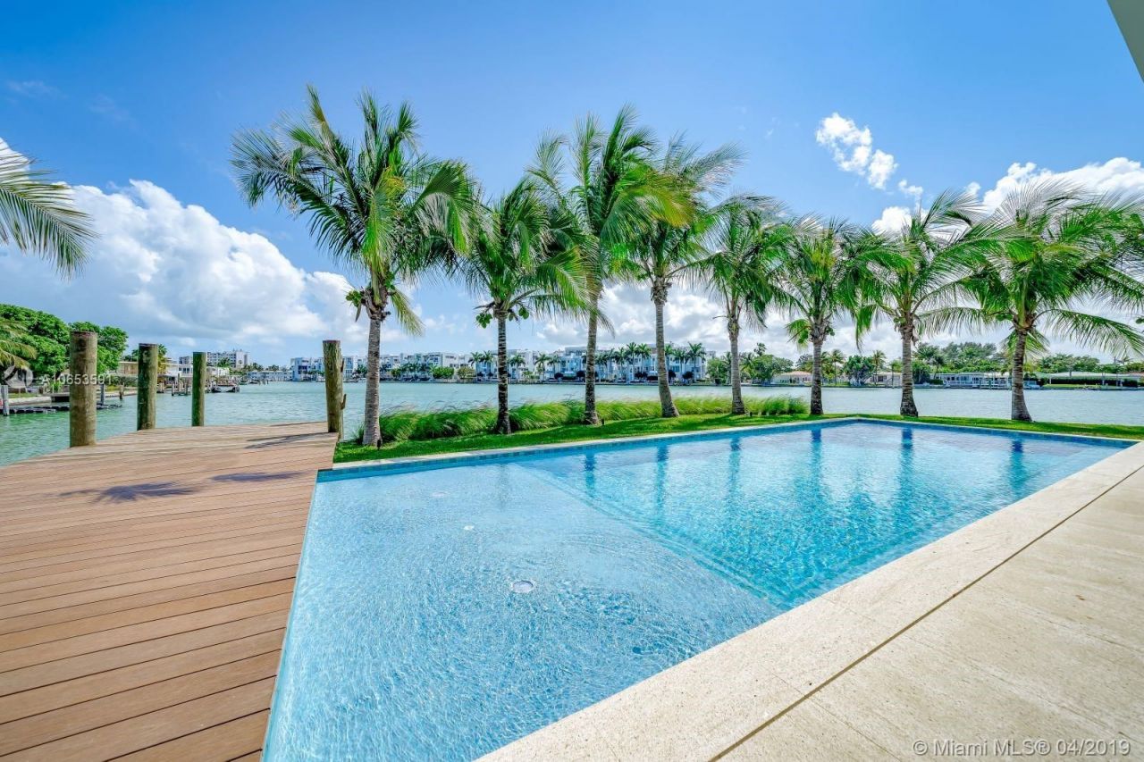 Villa en Miami, Estados Unidos, 450 m² - imagen 2