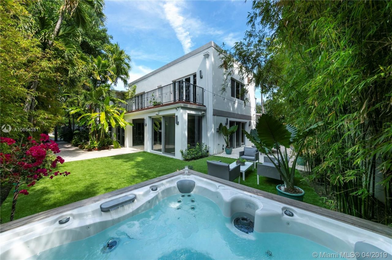 Villa à Miami, États-Unis, 270 m² - image 2