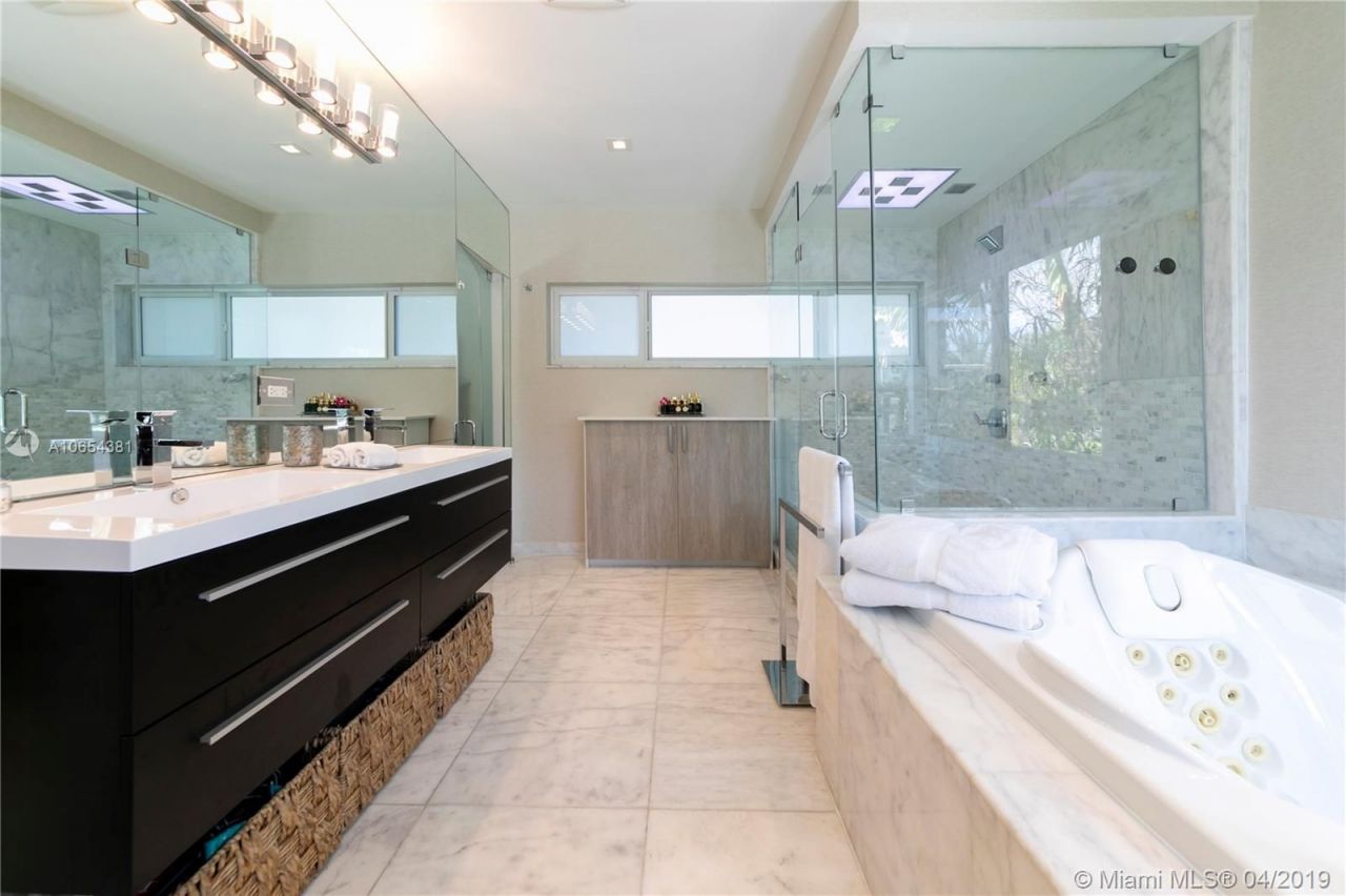 Villa à Miami, États-Unis, 270 m² - image 14