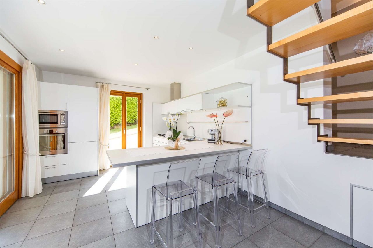 Villa in Comer See, Italien, 200 m² - Foto 10