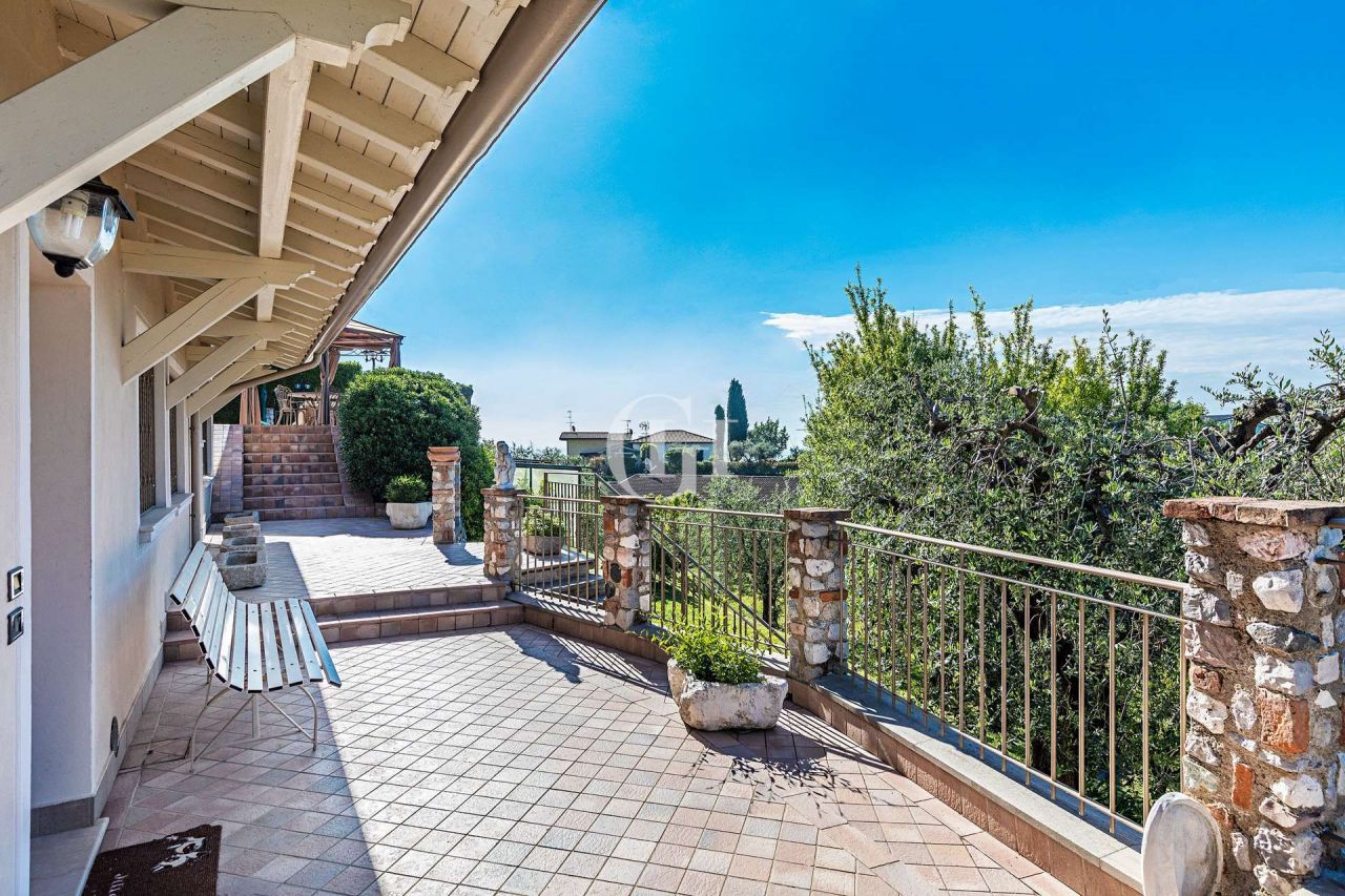 Villa por Lago de Garda, Italia, 250 m² - imagen 3