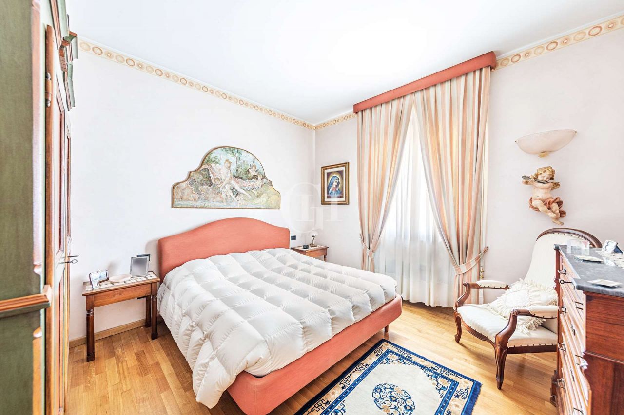 Villa por Lago de Garda, Italia, 250 m² - imagen 11