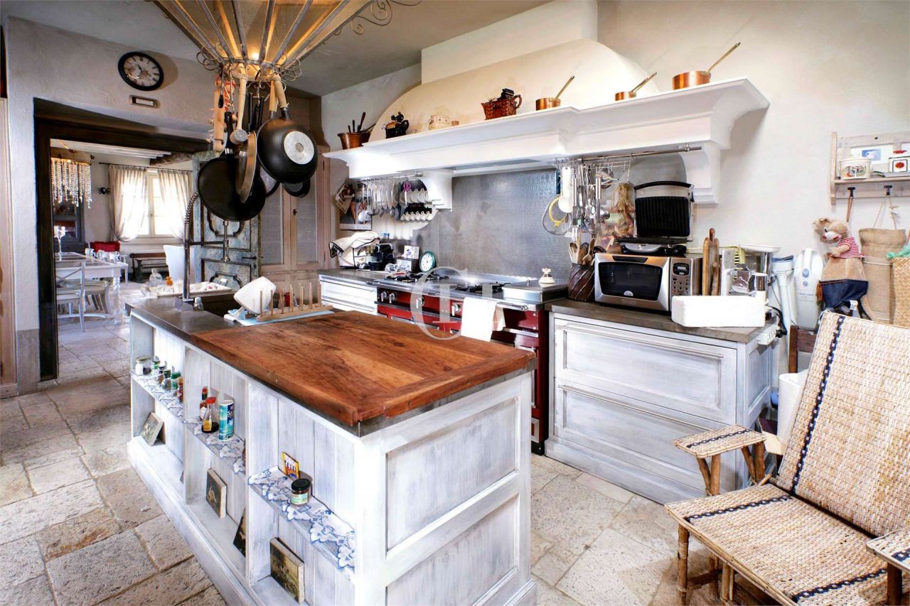 Mansión por Lago de Garda, Italia, 700 m² - imagen 10