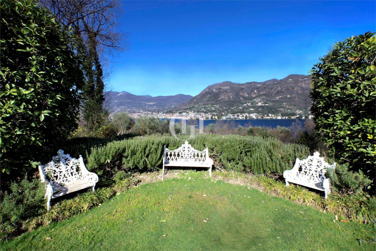 Mansión por Lago de Garda, Italia, 700 m² - imagen 13