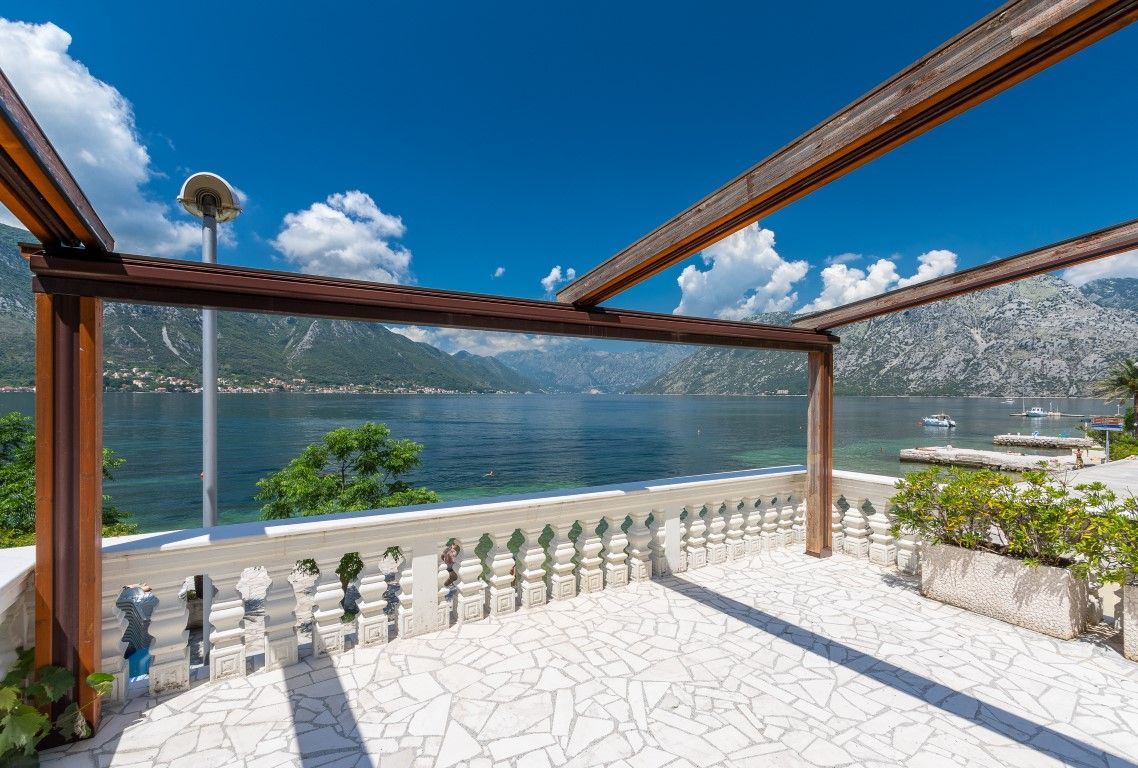 Villa a Dobrota, Montenegro, 365 m² - foto 6