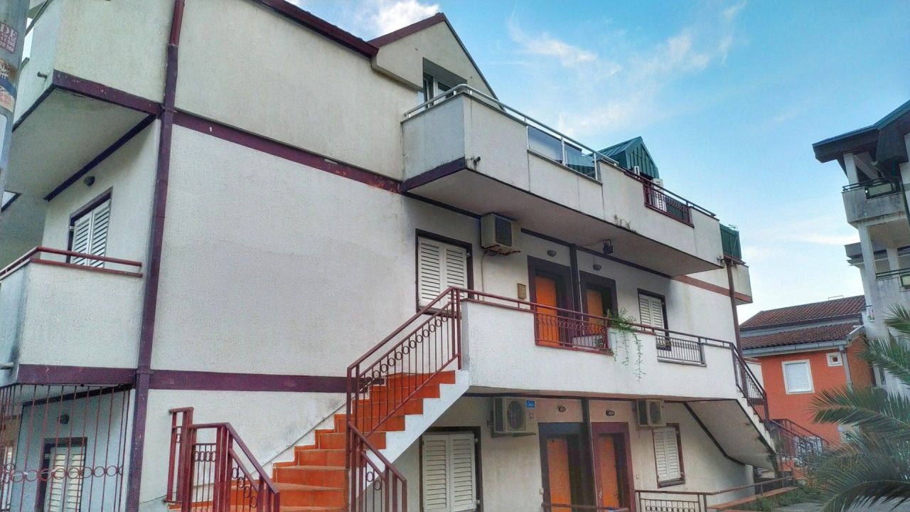 Piso en Budva, Montenegro, 95 m² - imagen 10