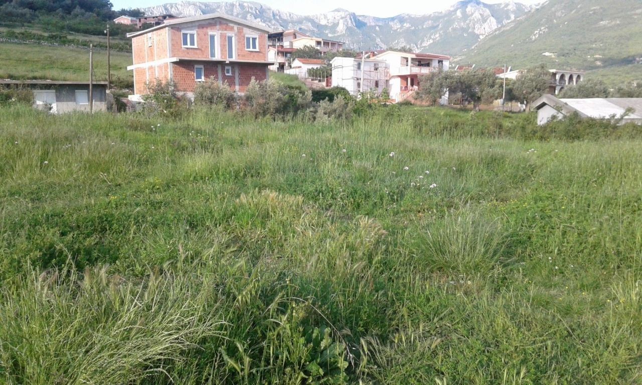 Land in Bar, Montenegro, 935 m² - picture 1