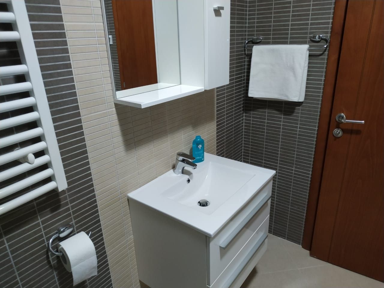 Gewerbeimmobilien in Becici, Montenegro, 40 m² - Foto 14