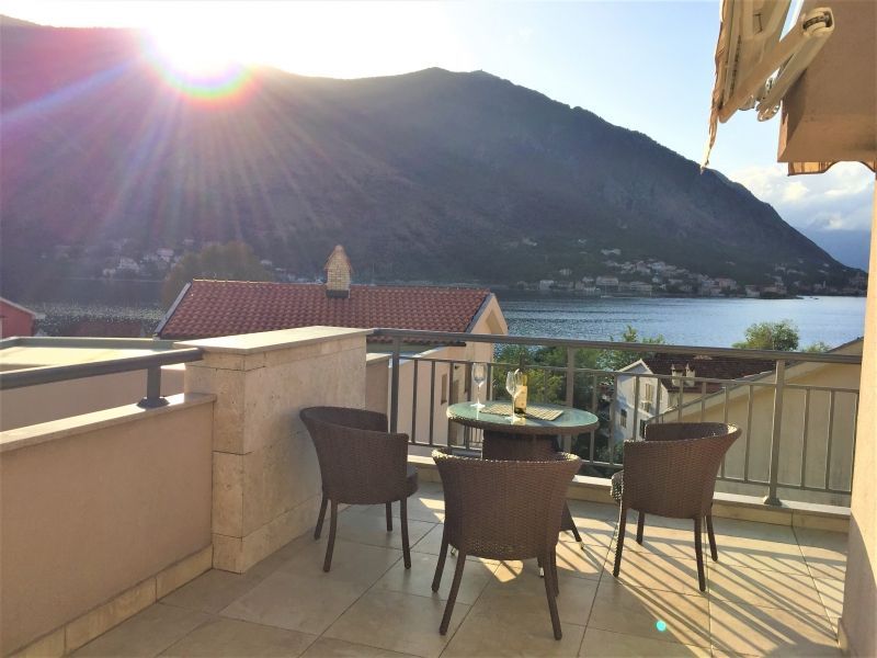 Appartement à Kotor, Monténégro, 114 m² - image 1