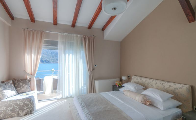 Hotel en Kamenari, Montenegro, 400 m² - imagen 1