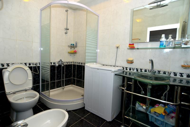 Hotel in Kumbor, Montenegro, 300 m² - picture 4