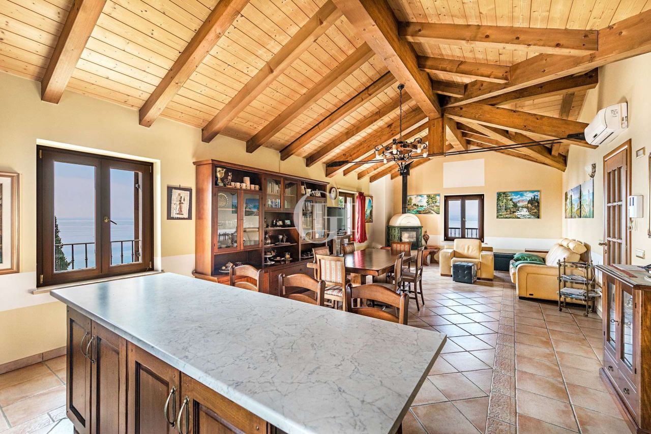 Appartement par le Lac de Garde, Italie, 180 m² - image 8