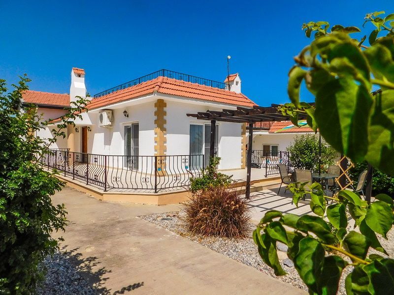 Bungalow in Kyrenia, Cyprus, 90 m² - picture 1