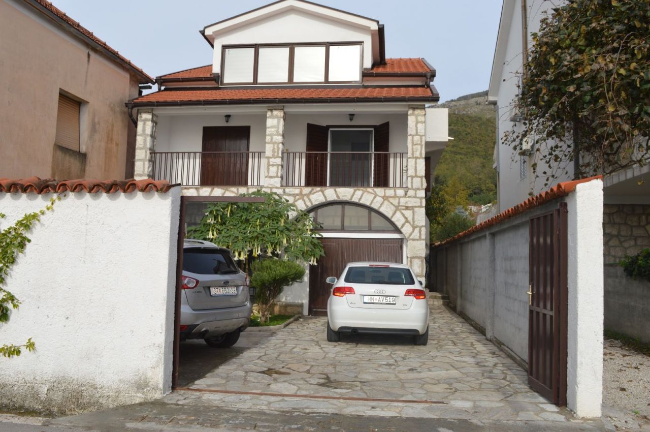 Haus in Bijela, Montenegro, 154 m² - Foto 1