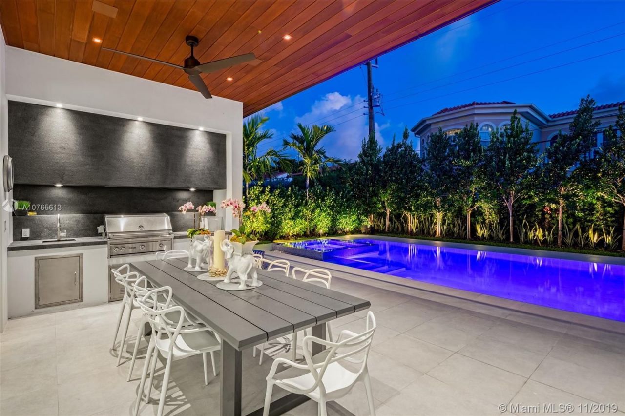 Villa in Miami, USA, 700 m² - Foto 2