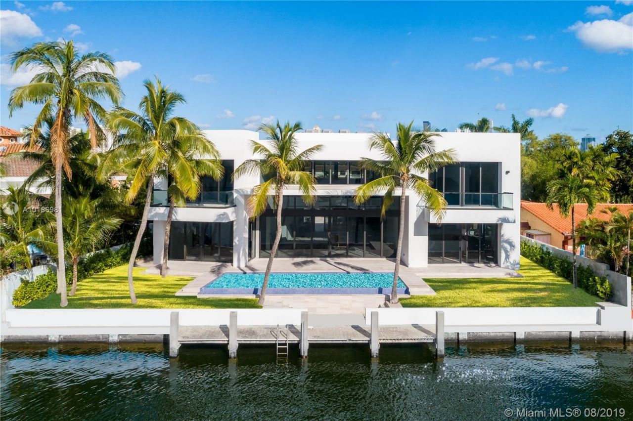 Villa en Miami, Estados Unidos, 520 m² - imagen 1