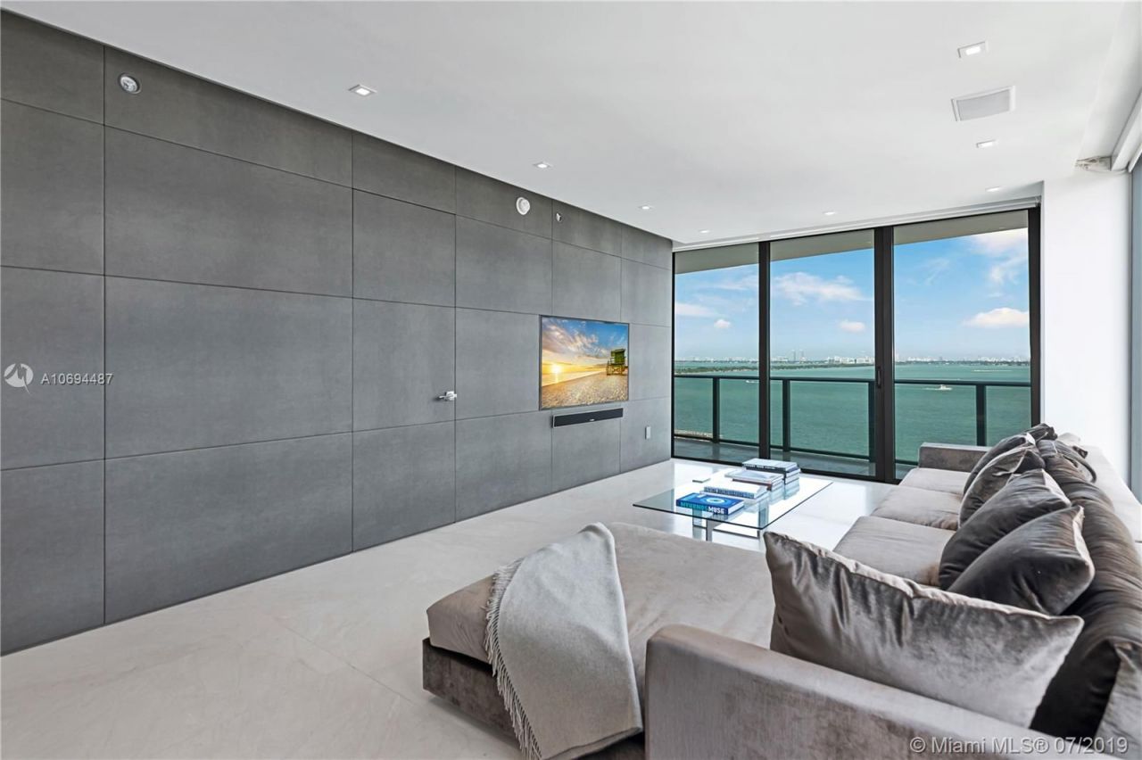 Flat in Miami, USA, 125 m² - picture 1