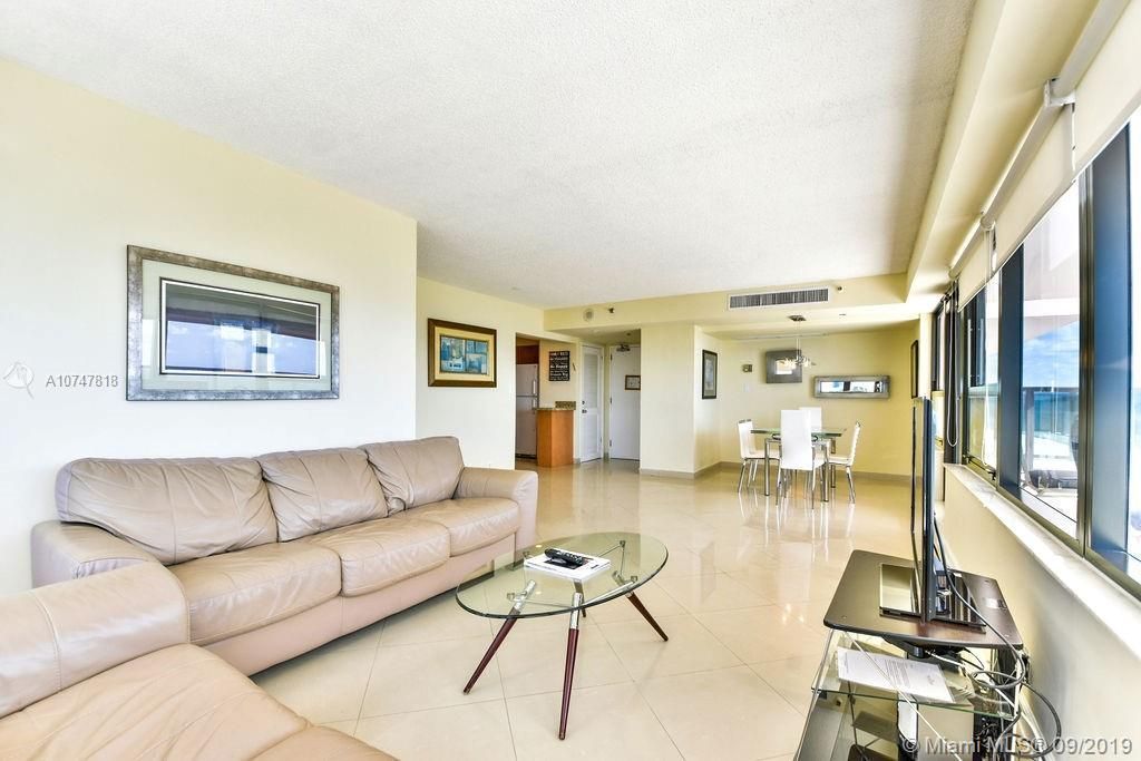 Piso en Miami, Estados Unidos, 80 m² - imagen 6