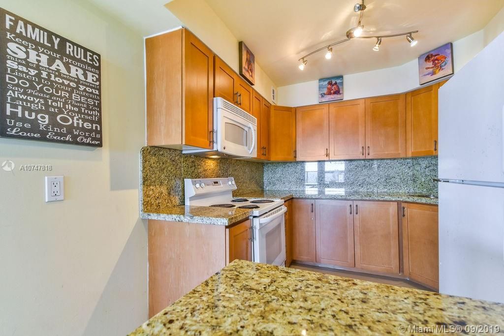 Piso en Miami, Estados Unidos, 80 m² - imagen 11