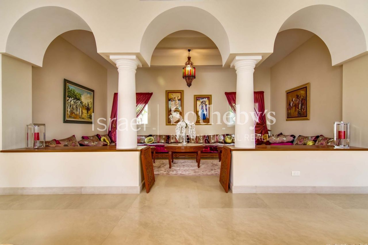 Villa in Caesarea, Israel, 737 m² - picture 1