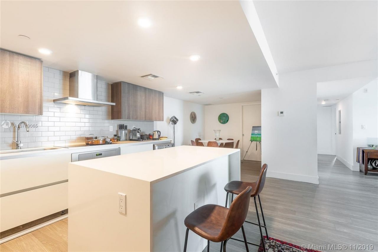 Flat in Miami, USA, 110 m² - picture 2