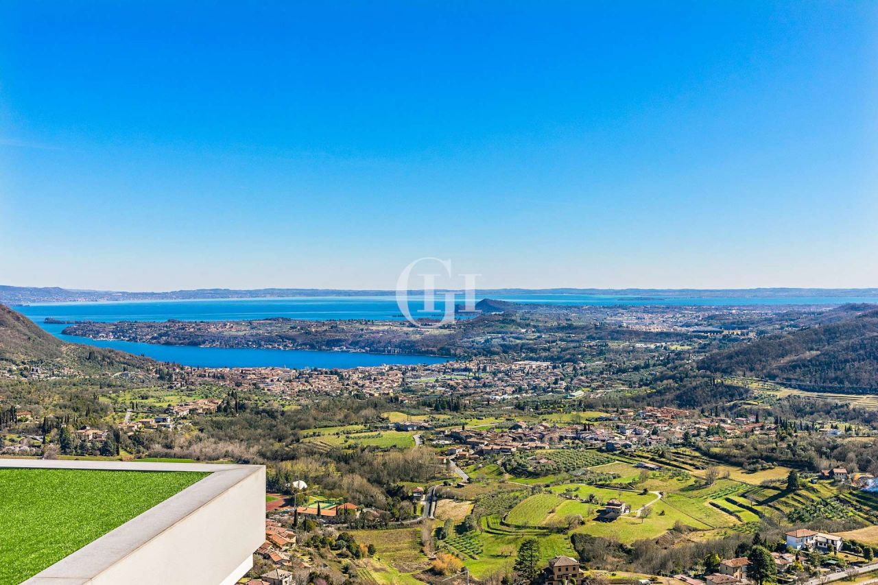 Villa in Gardasee, Italien, 370 m² - Foto 1